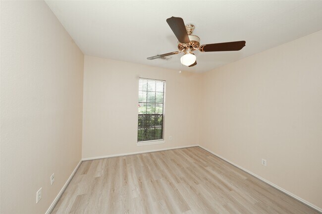 Building Photo - 3247 N Mason Rd
