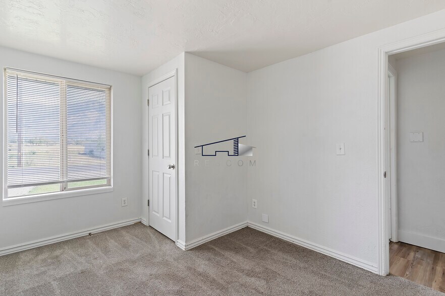 Building Photo - 1721 N 750 W