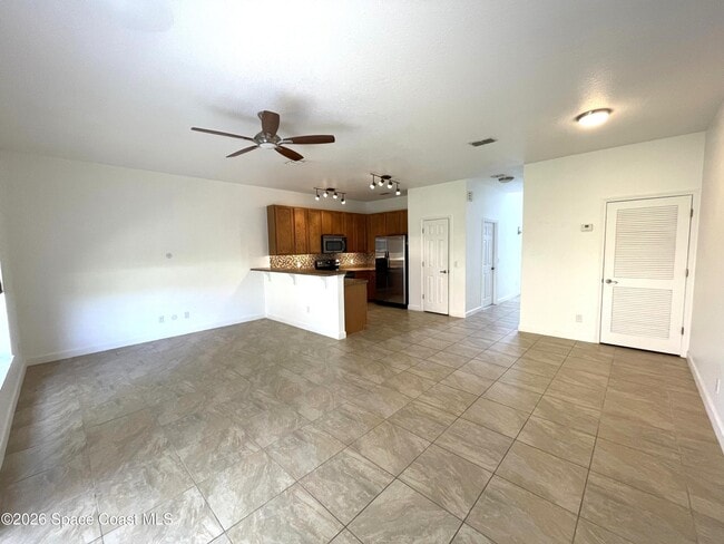 Building Photo - 2600 Revolution St