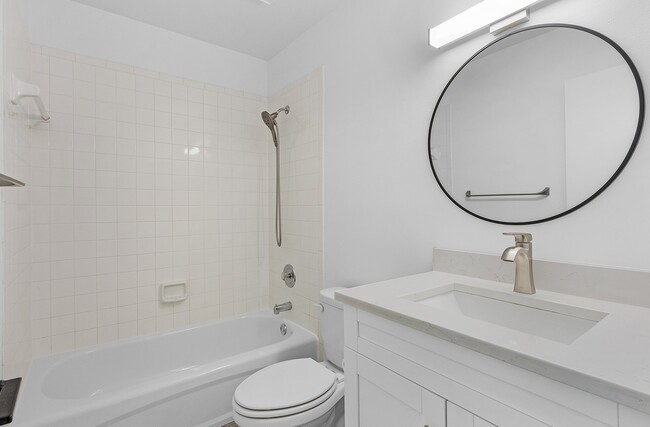 Remodeled bathroom - 9295 Lake Park Dr