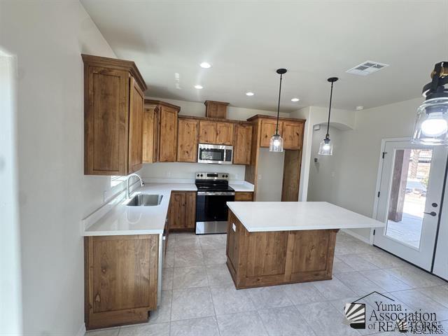 Building Photo - 3400 S Ave 7 E