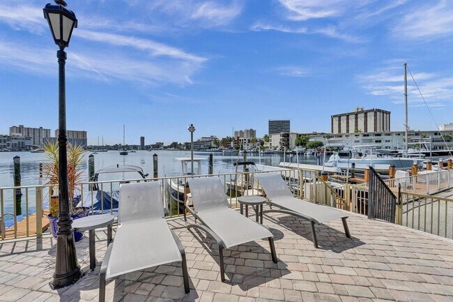 Building Photo - 100 Golden Isles Dr