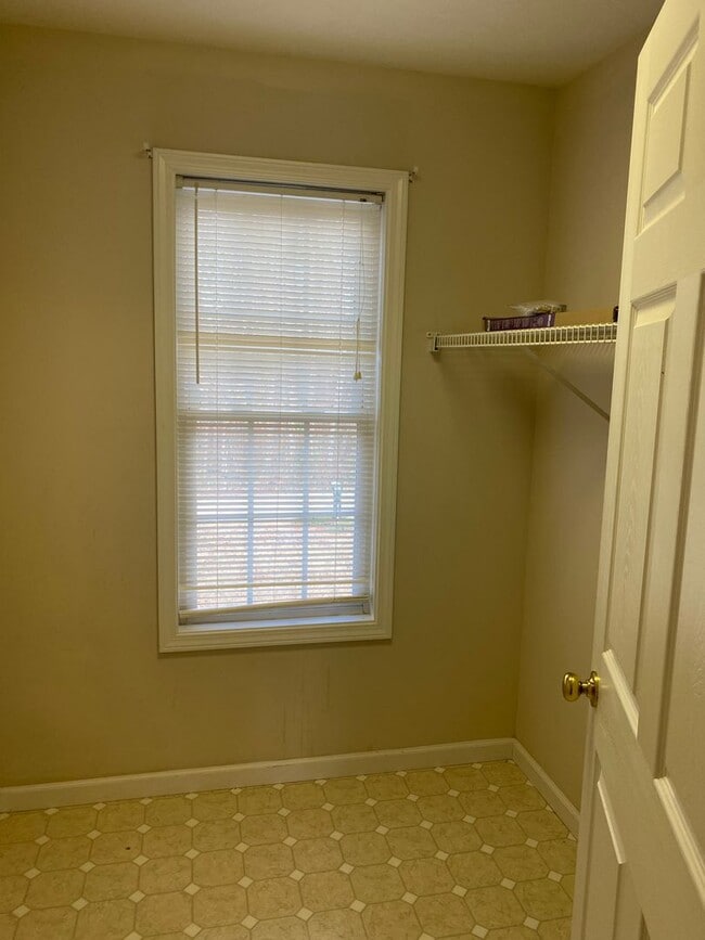 Building Photo - 3438 Topside Rd