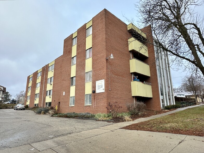 Primary Photo - 430 Harrison Ave