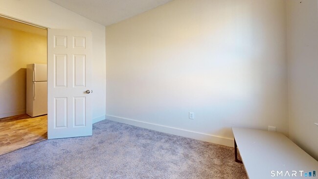 Building Photo - 666 Main St