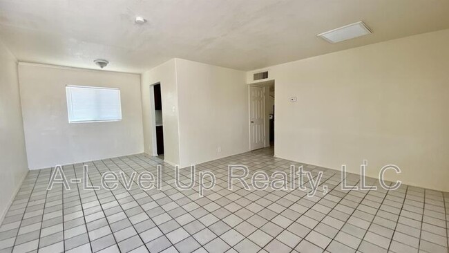 Building Photo - 2705 S Monterey Vista
