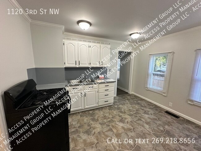 Building Photo - 1120 3rd St NW