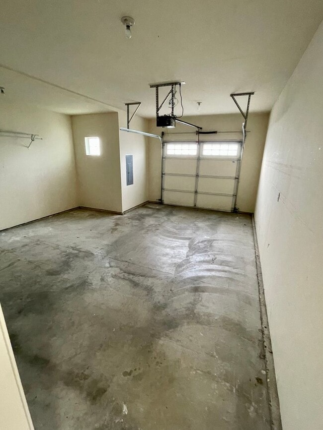 Building Photo - 3 Bedroom 2.5 Bathroom Townhome in Cordata...