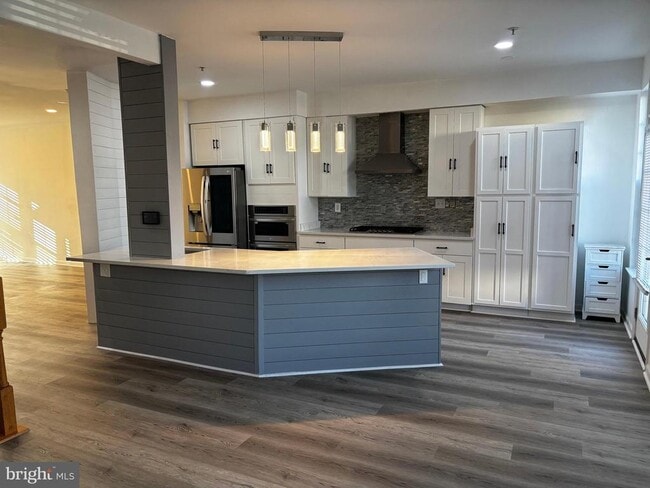 Building Photo - 2919 Lomond Pl