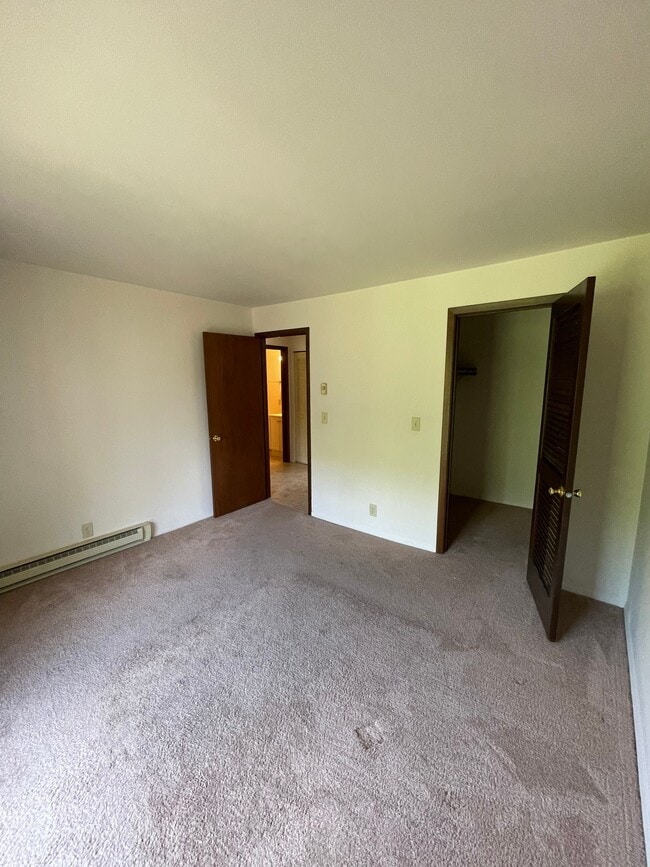 2 Bed 1 Bath Private Entry - Allen Street Apartments