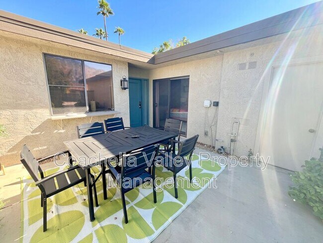 Building Photo - 1310 Campeon Cir