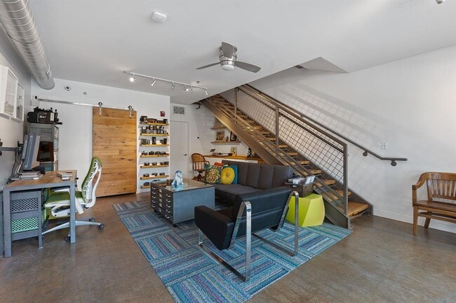 Building Photo - 1601 E Cesar Chavez St