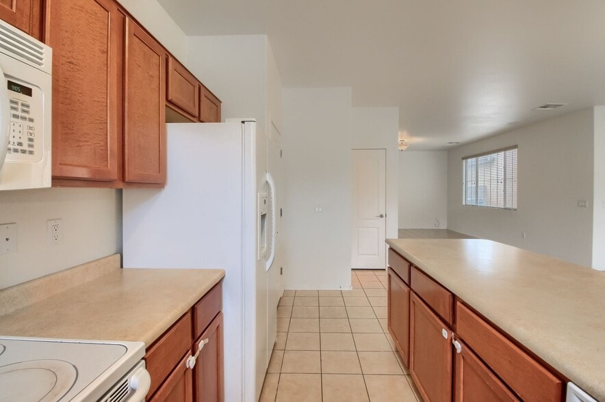 Building Photo - 3770 E Kristal Way