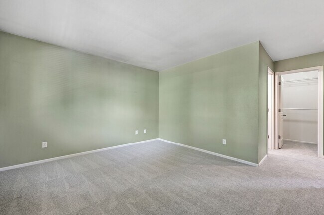 Building Photo - 1094 Ebbets Dr