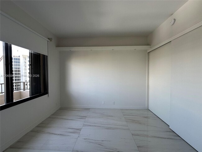 Building Photo - 251 Crandon Blvd