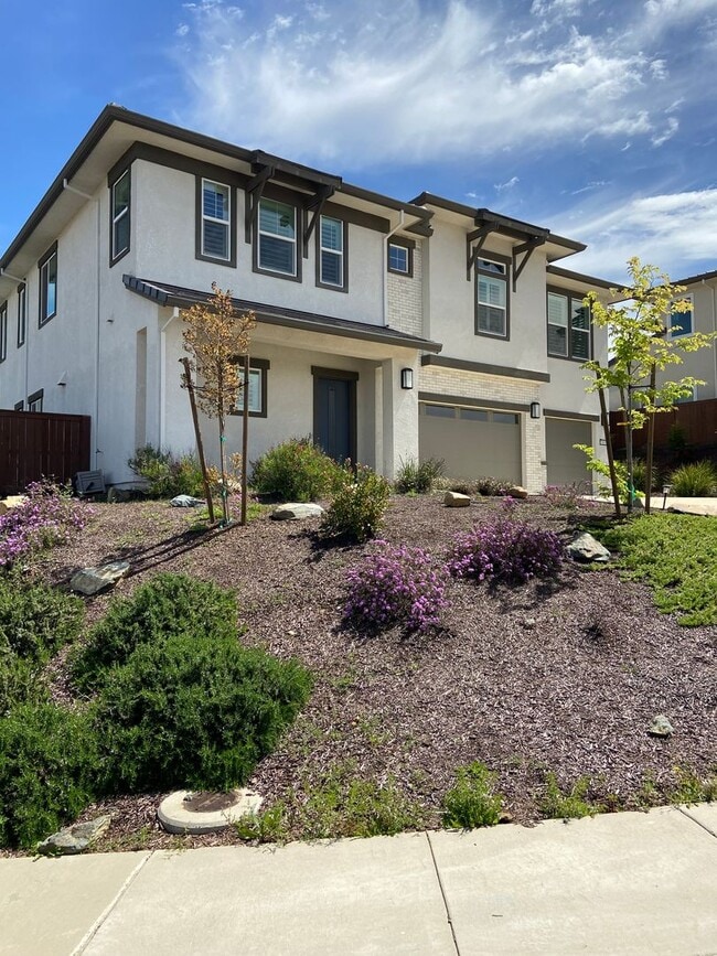 Building Photo - 5011 Murieta Pl