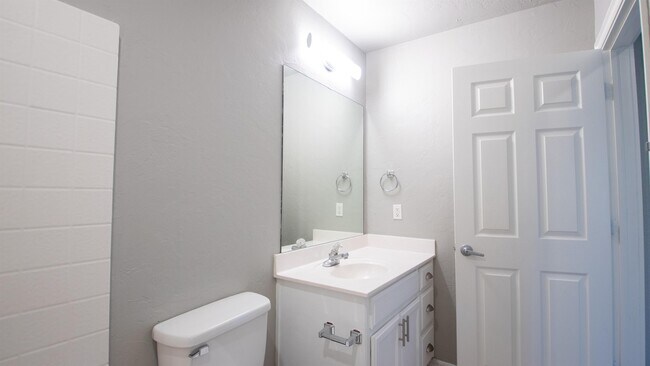 Building Photo - 21925 Homesteaders Rd