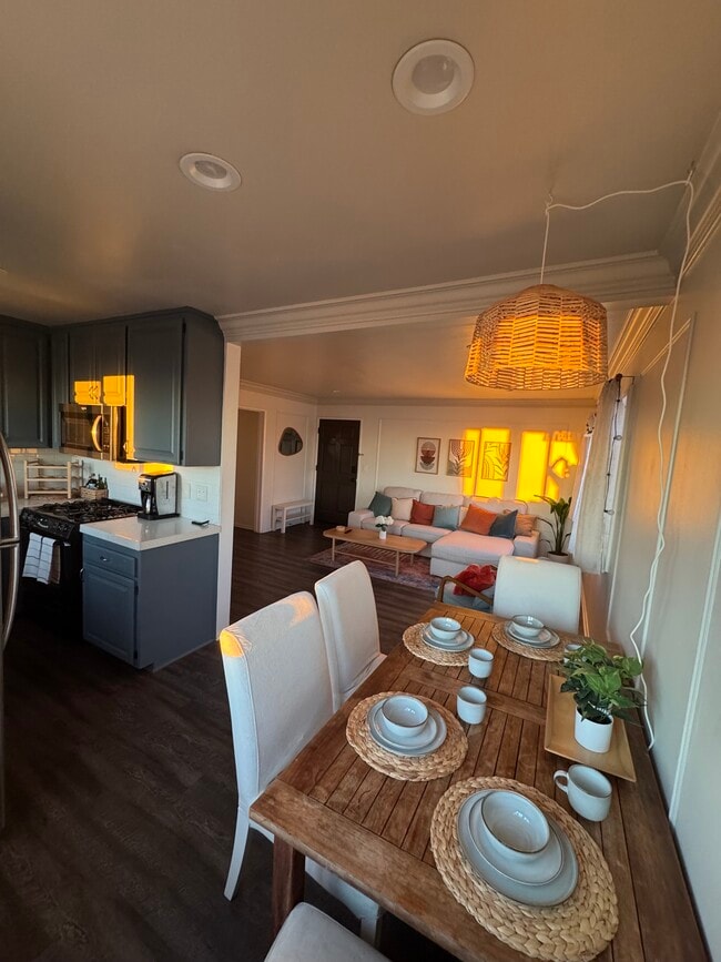 Building Photo - 137 27th St