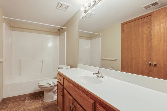 Building Photo - Two story, 3 bedroom, 2 Bath Duplex