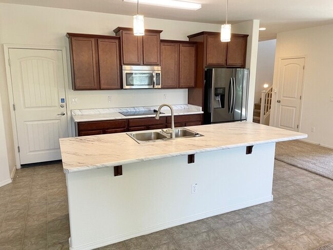 Building Photo - Beautiful 4-Bedroom, 3-Bathroom Home in Goodyear!!
