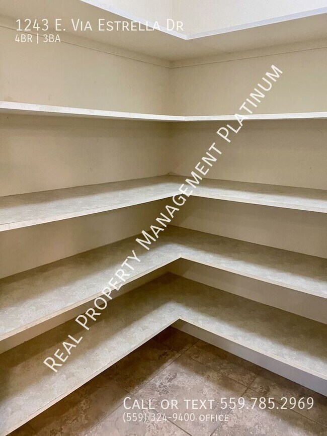 Building Photo - 1243 E Via Estrella Dr