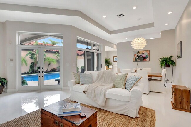 Building Photo - 23164 Via Stel