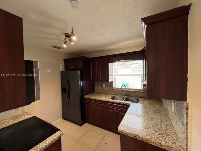 Building Photo - 20431 NW 46th Ave