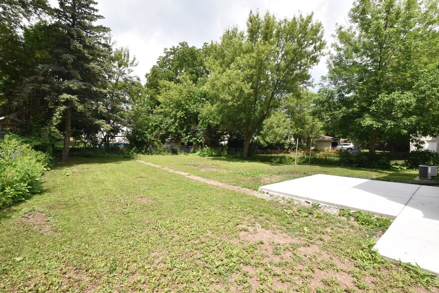 Building Photo - 3555 S 87th St