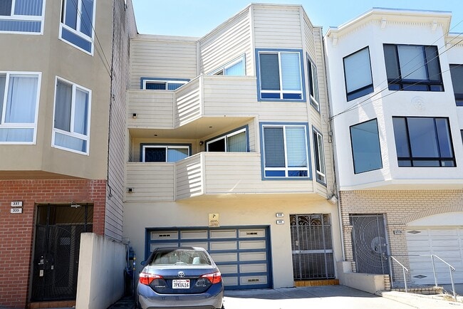 Building Photo - 333 18th Ave