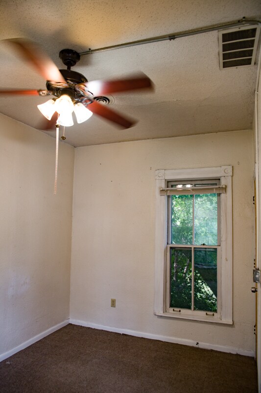 Building Photo - 2108 Talmage Ave SE