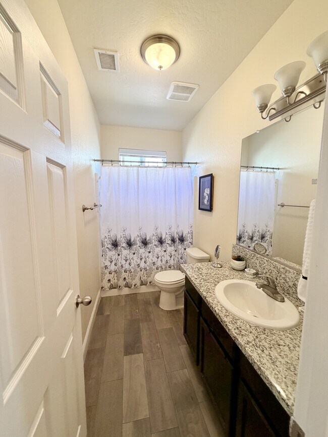 Building Photo - 1736 Berry St