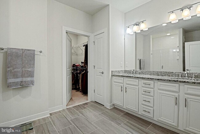 Building Photo - 13342 Arrowbrook Centre Dr