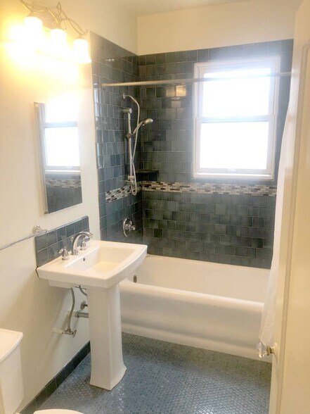 Building Photo - 2240 Balboa St