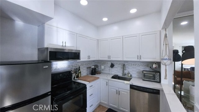 Building Photo - 2575 E 19th St