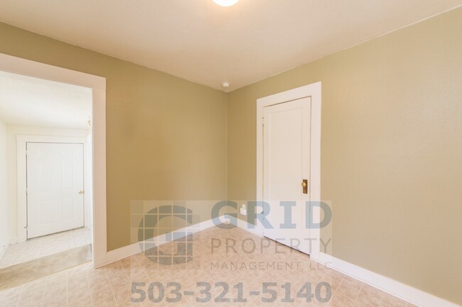 Building Photo - Charming 2 Bedroom Home in Mt Scott Arleta!