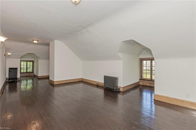 Building Photo - 283 Corning Dr