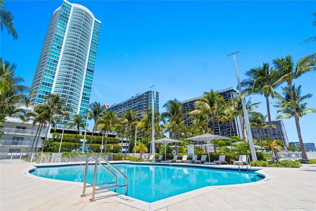 Building Photo - 2101 Brickell Ave