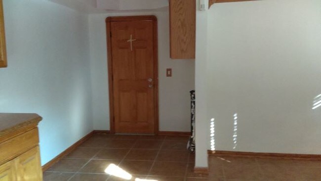 Building Photo - 162 Westmont Dr