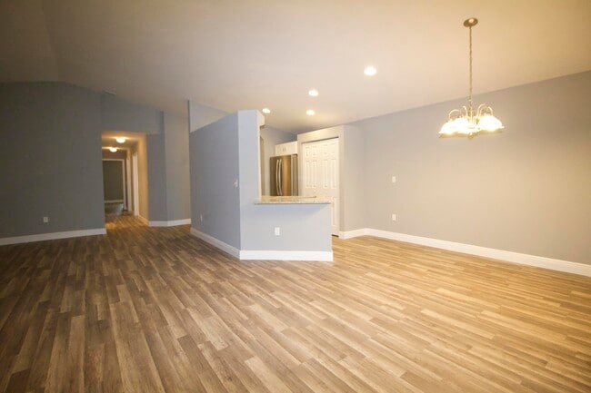 Building Photo - 5086 Rambler Rose Way