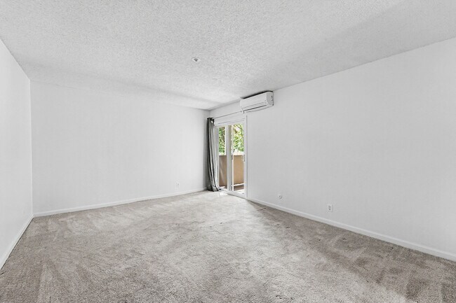 Building Photo - 1453 Neotomas Ave