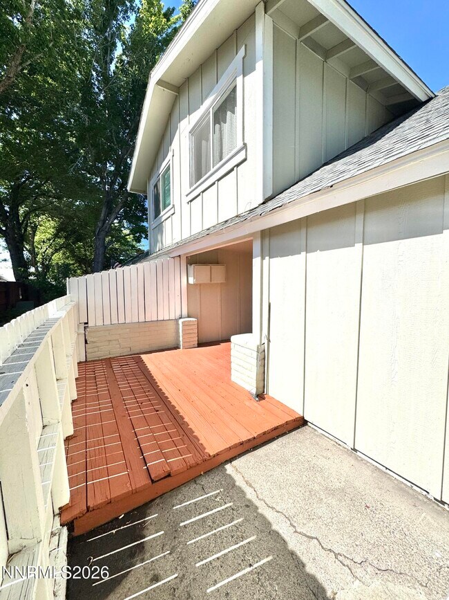 Building Photo - 1601 London Cir