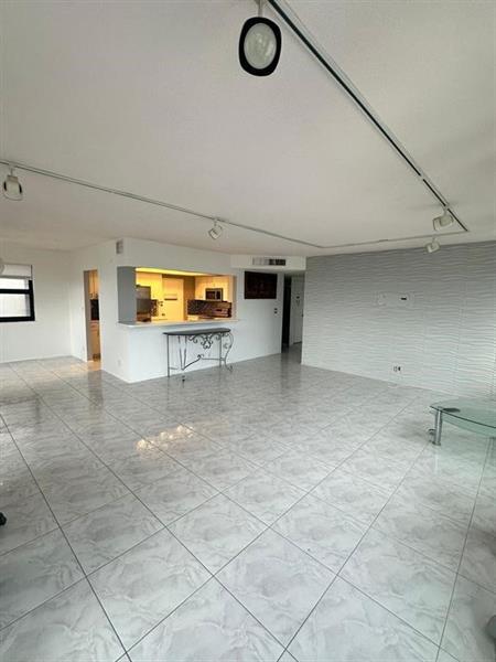 Building Photo - 3800 Galt Ocean Dr