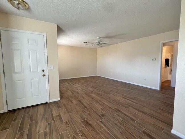 Building Photo - 5427 Ricci St