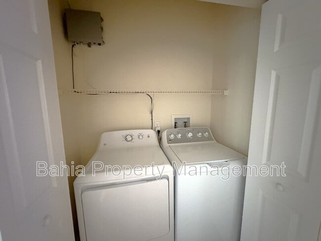 Building Photo - 5528 Carrollwood Key Dr