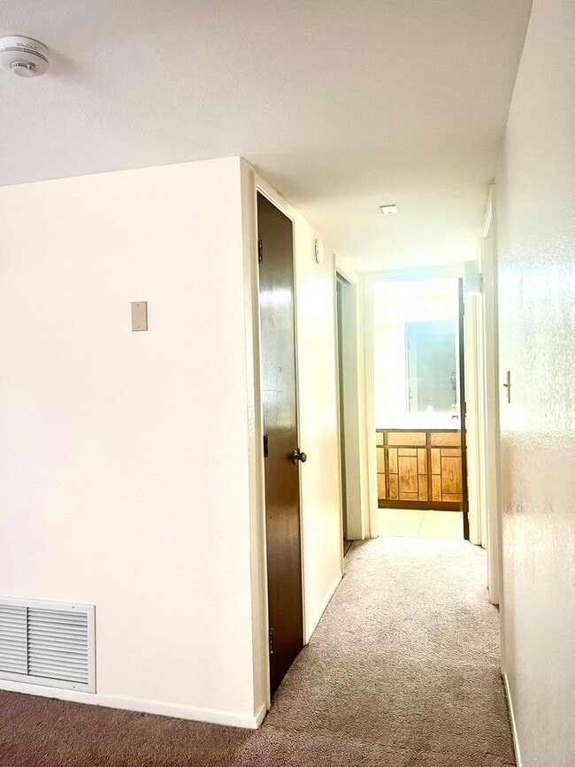 Building Photo - 5111 Paseo Las Palmas