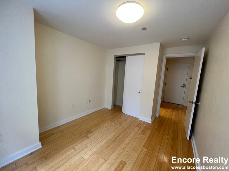 Building Photo - 40 Boylston St