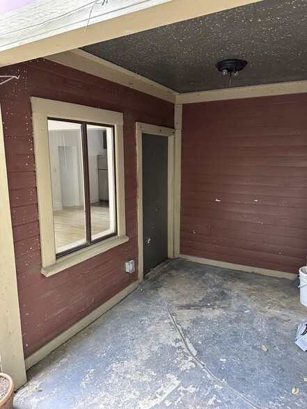 Entrance - 1489 Wallace Ave