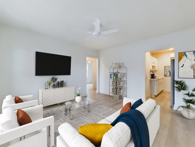 Building Photo - 2 E Sunset Ave