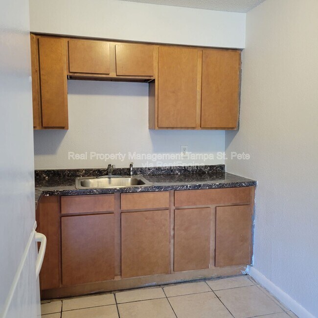 Building Photo - 8427 N 39th St