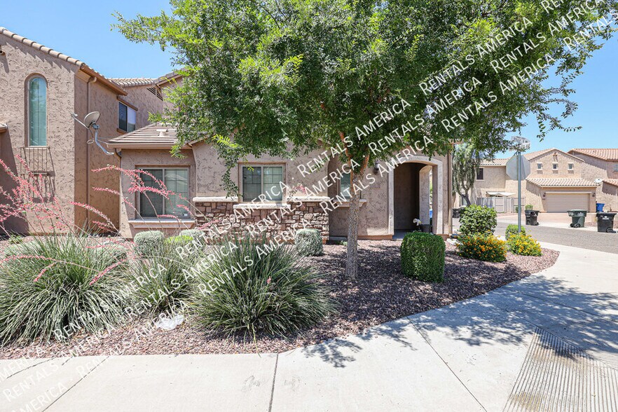 Building Photo - 2127 W Monte Cristo Ave